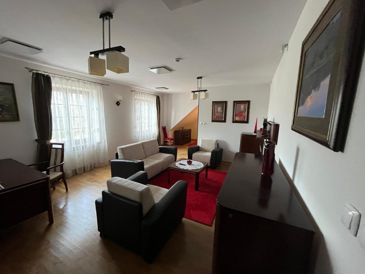 Rezydencja Dwor Polski Bełchatów Buitenkant foto